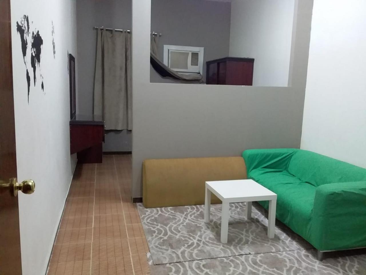 Aparthotel شقق عزاب الملقا